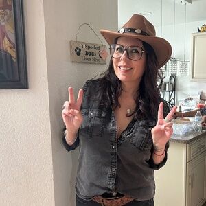 Meet your Posher, Melissa